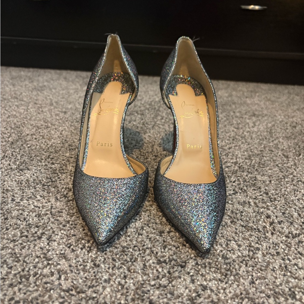 Elegant Glitter Pumps